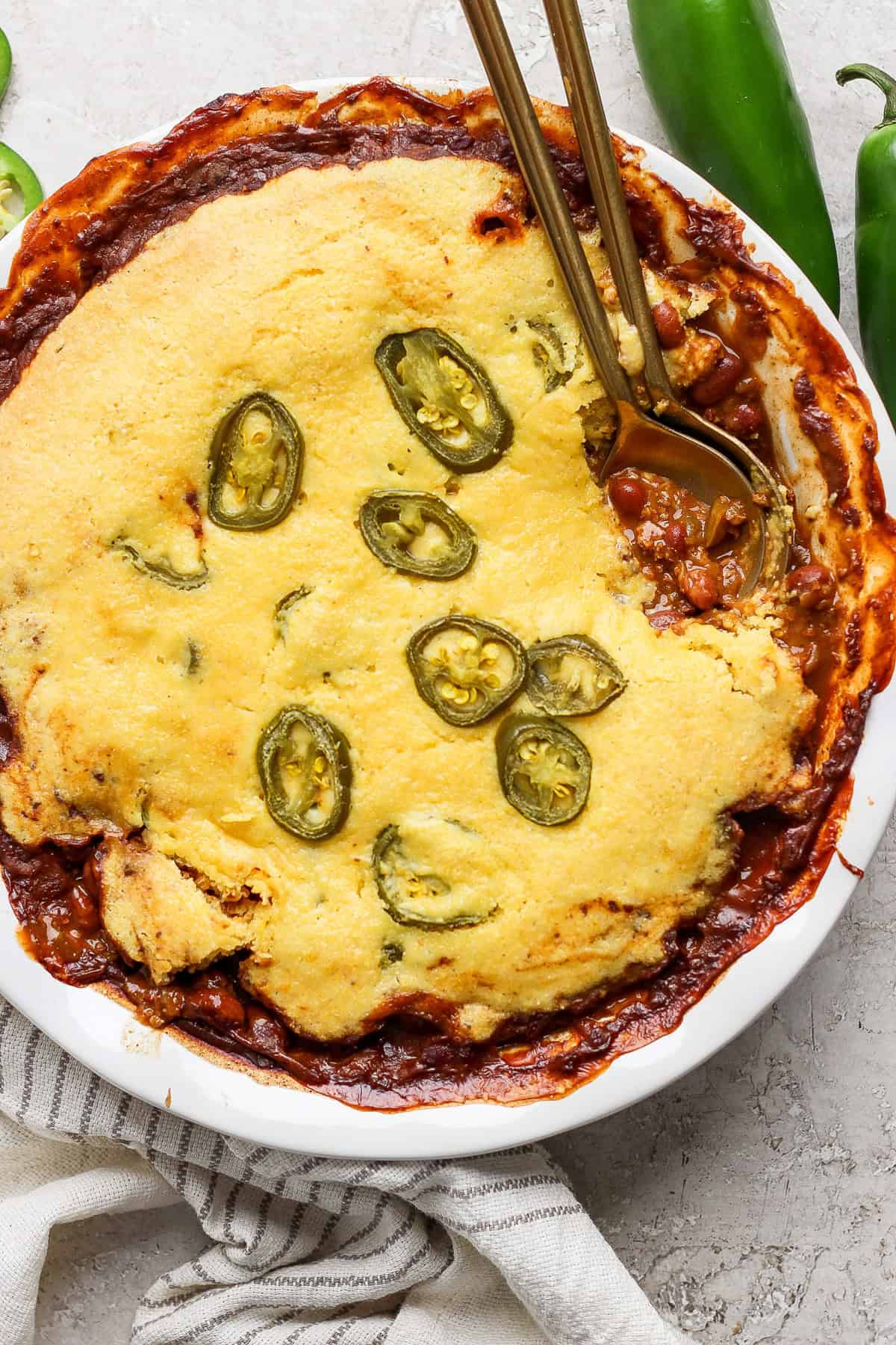 Game-Changing Chili Pot Pie: Easy Cornbread Crust Recipe